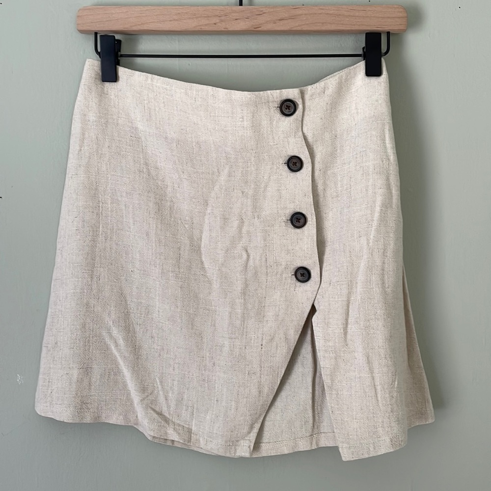 Size Small / Cream colored / Linen-like fabric / by F21